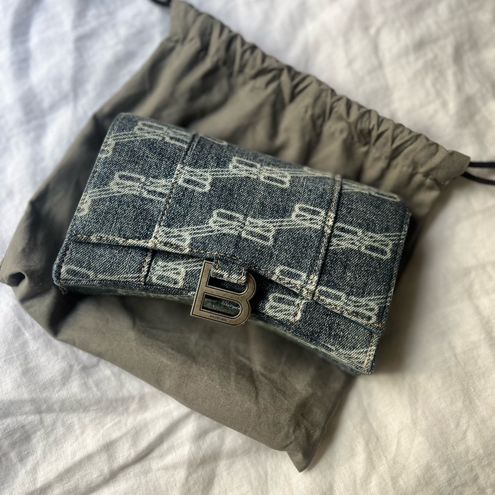 WOC balenciaga